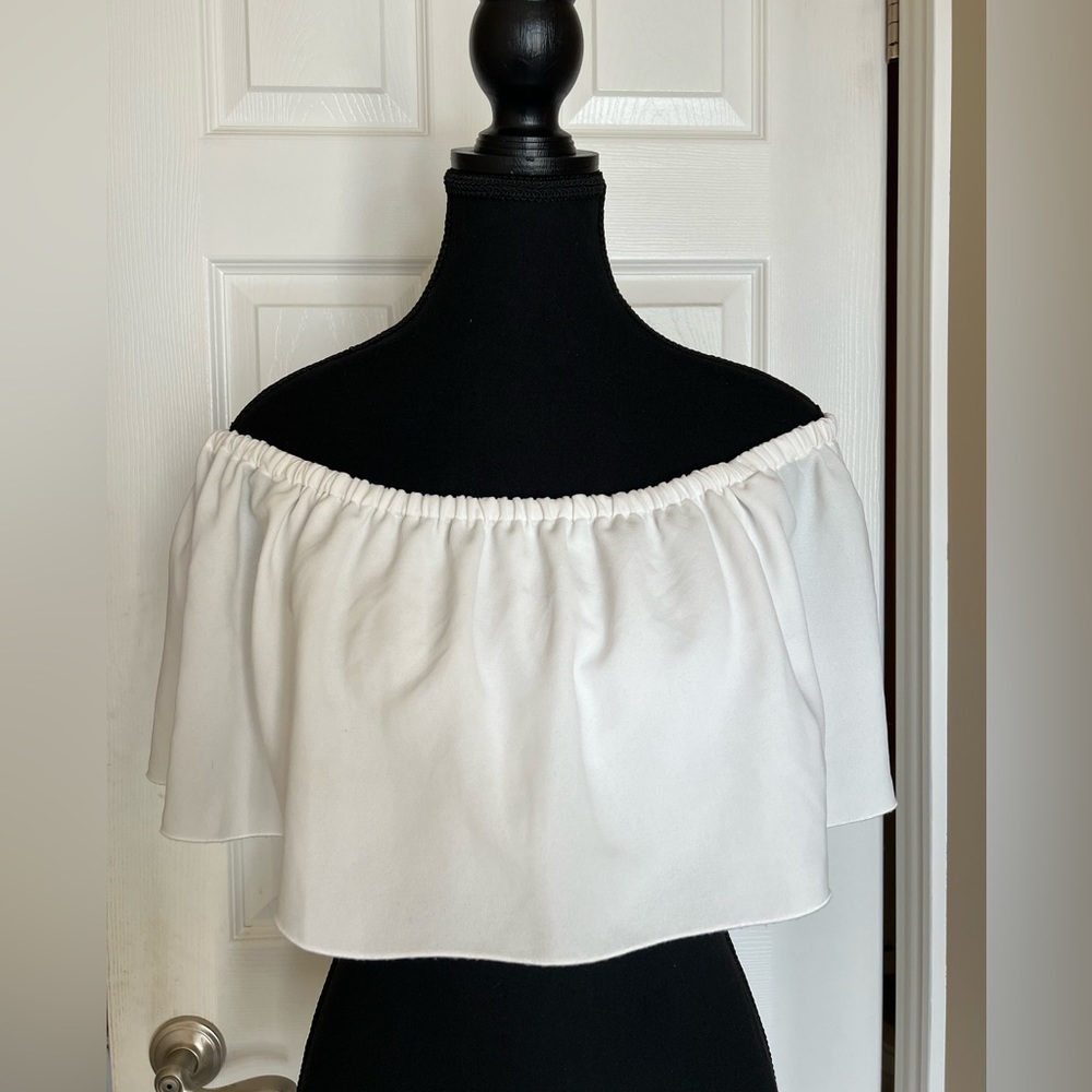 ARITZIA Wilfred White Off the Shoulder Crop Blouse Size M